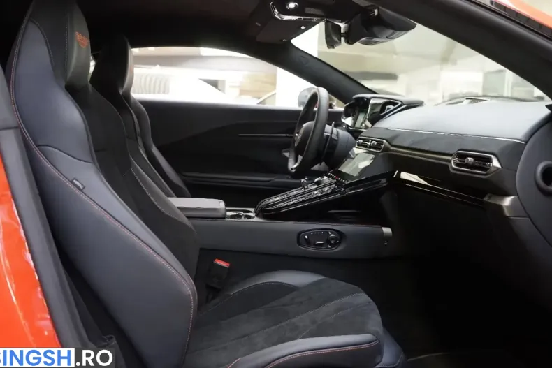 Aston Martin V8 Vantage din 2025 cu 6.400 km - oferta AST245374 - foto 18
