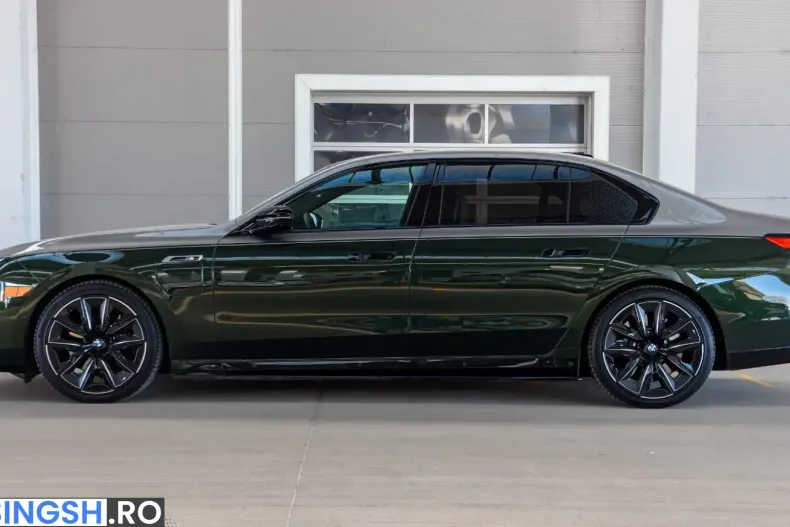 BMW M760 (Seria 7) din 2025 cu 9.900 km - oferta BMW245375 - foto 8
