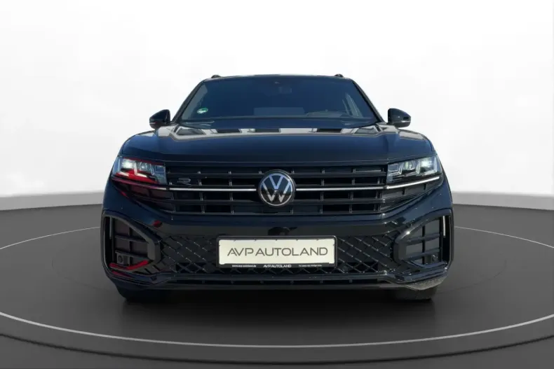 Volkswagen Touareg din 2024 cu 53.688 km - oferta VOL245379 - foto 3