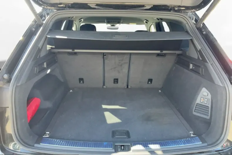 Volkswagen Touareg din 2024 cu 53.688 km - oferta VOL245379 - foto 15