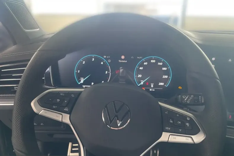 Volkswagen Touareg din 2025 cu 21.781 km - oferta VOL245391 - foto 13