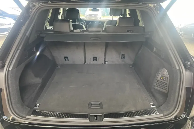 Volkswagen Touareg din 2025 cu 21.781 km - oferta VOL245391 - foto 17