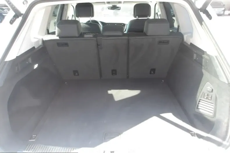 Volkswagen Touareg din 2025 cu 31.000 km - oferta VOL245398 - foto 7