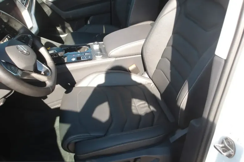 Volkswagen Touareg din 2025 cu 31.000 km - oferta VOL245398 - foto 9