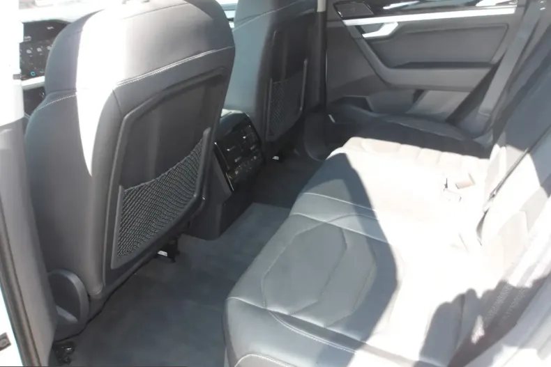 Volkswagen Touareg din 2025 cu 31.000 km - oferta VOL245398 - foto 10