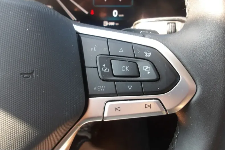 Volkswagen Touareg din 2025 cu 31.000 km - oferta VOL245398 - foto 18