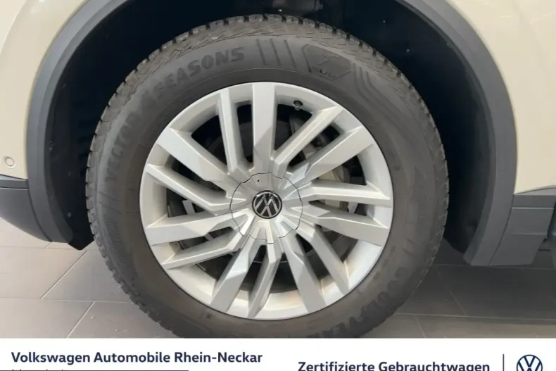 Volkswagen Touareg din 2025 cu 24.757 km - oferta VOL245401 - foto 12