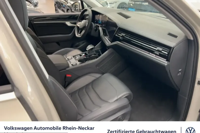 Volkswagen Touareg din 2025 cu 24.757 km - oferta VOL245401 - foto 17