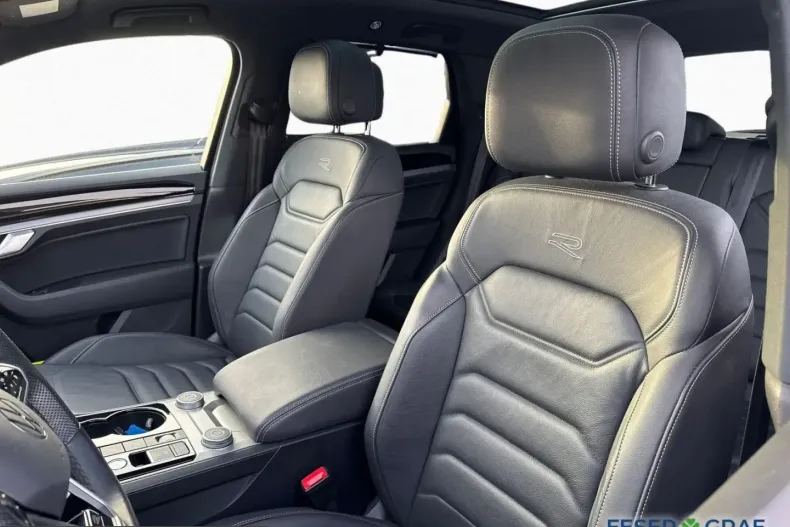Volkswagen Touareg din 2023 cu 61.800 km - oferta VOL245409 - foto 10