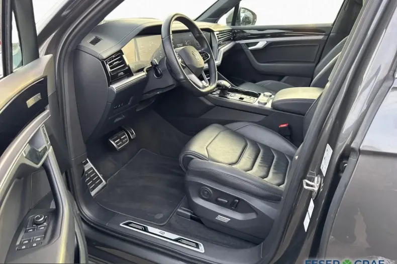 Volkswagen Touareg din 2023 cu 61.800 km - oferta VOL245409 - foto 11