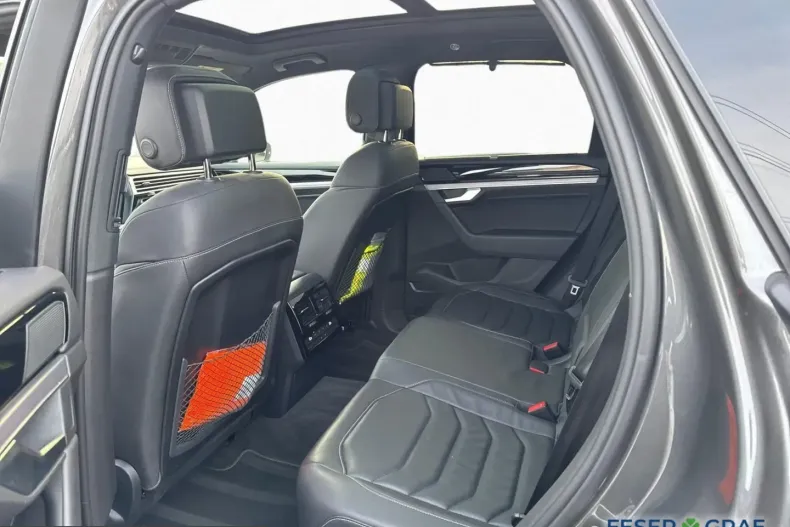 Volkswagen Touareg din 2023 cu 61.800 km - oferta VOL245409 - foto 13