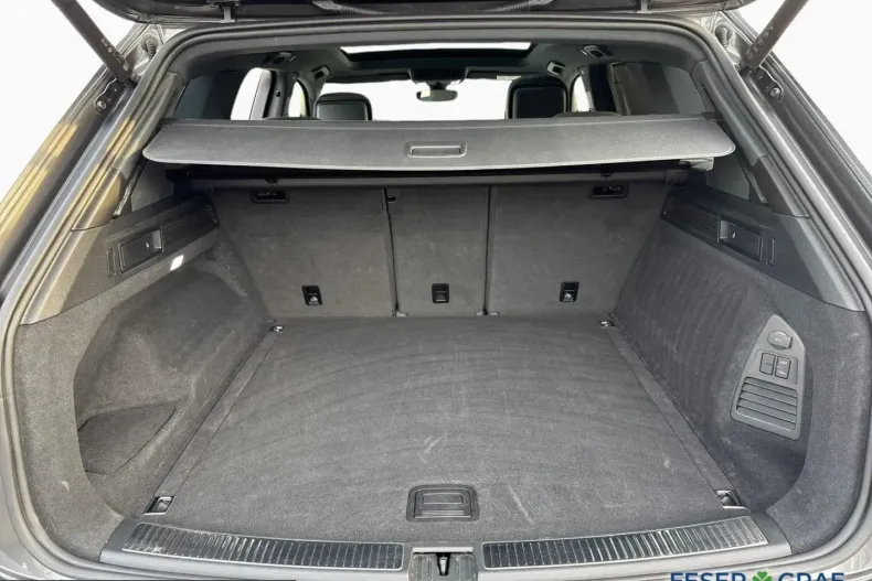 Volkswagen Touareg din 2023 cu 61.800 km - oferta VOL245409 - foto 14