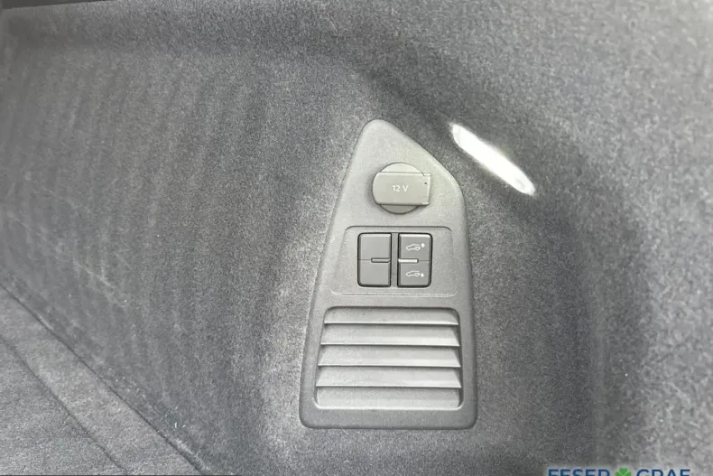 Volkswagen Touareg din 2023 cu 61.800 km - oferta VOL245409 - foto 15