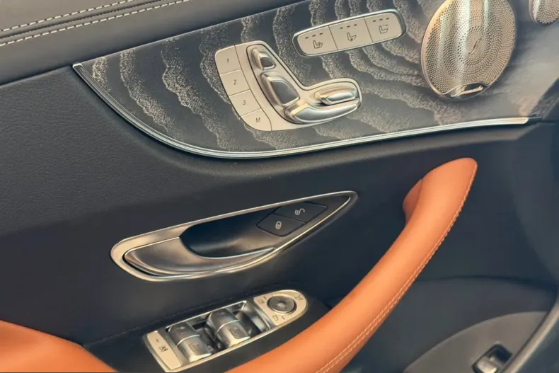 Mercedes-Benz E 53 AMG (Clasa E) din 2022 cu 8.400 km - oferta MER245411 - foto 30