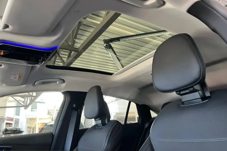 Mercedes-Benz GLC 200 (Clasa GLC) din 2023 cu 3.455 km - oferta MER245420 - foto 10