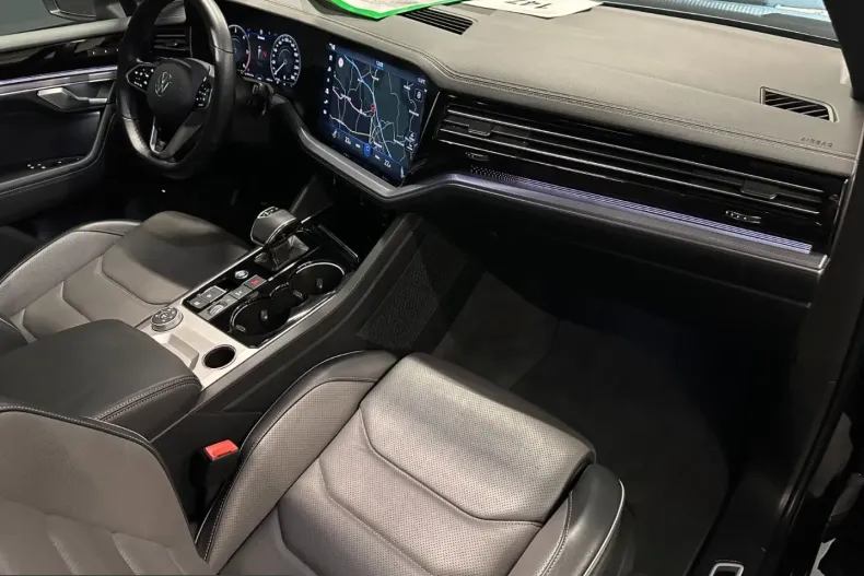 Volkswagen Touareg din 2022 cu 44.800 km - oferta VOL245432 - foto 11