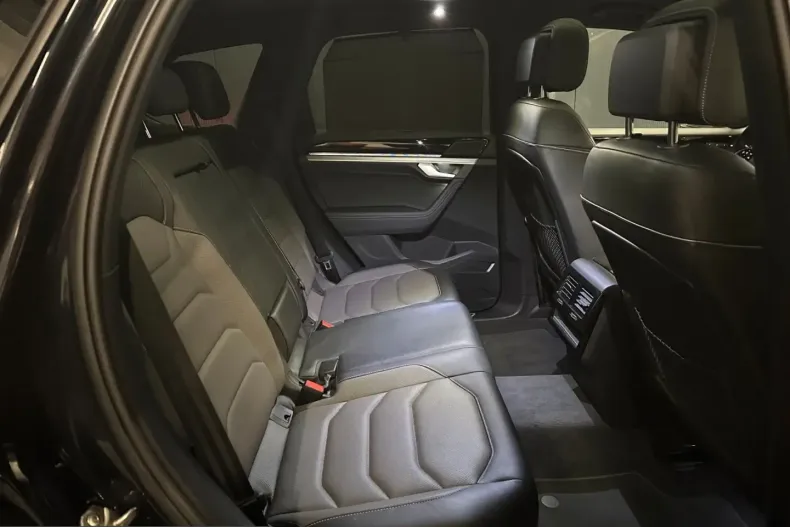 Volkswagen Touareg din 2022 cu 44.800 km - oferta VOL245432 - foto 29