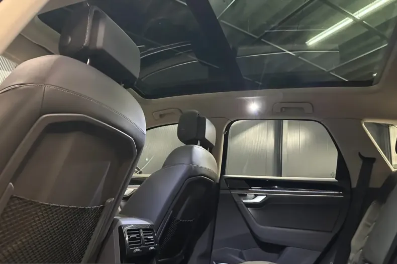 Volkswagen Touareg din 2024 cu 47.000 km - oferta VOL245433 - foto 9
