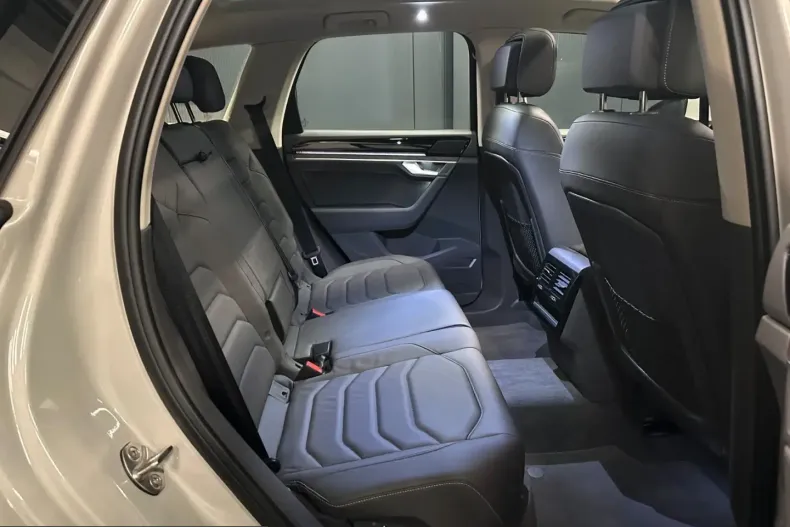 Volkswagen Touareg din 2024 cu 47.000 km - oferta VOL245433 - foto 26