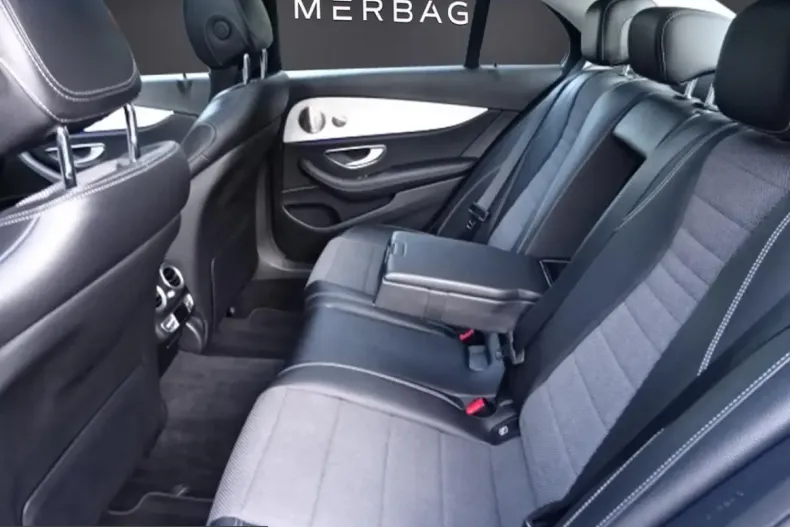 Mercedes-Benz E 220 (Clasa E) din 2022 cu 81.598 km - oferta MER245445 - foto 9