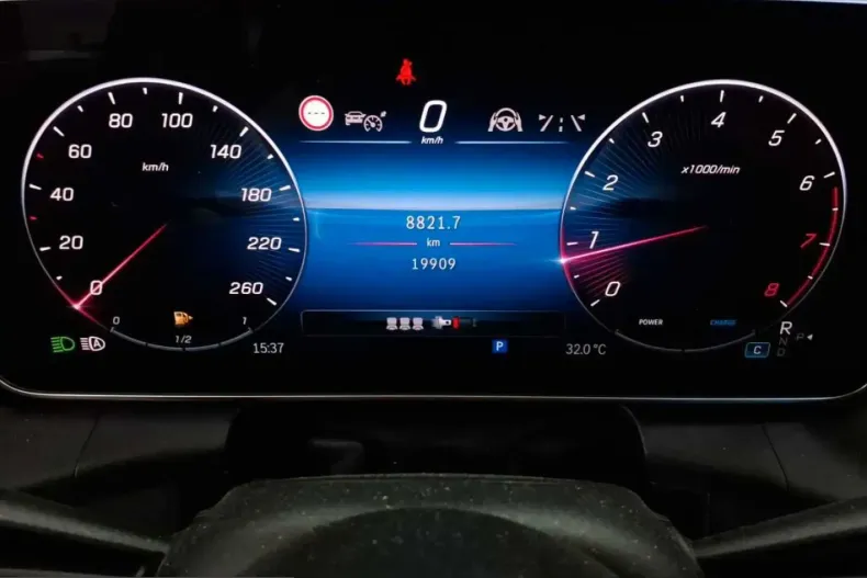 Mercedes-Benz GLC 200 (Clasa GLC) din 2024 cu 19.909 km - oferta MER245448 - foto 14