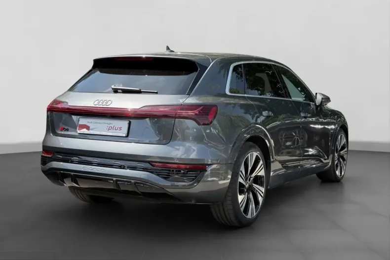Audi Q8 din 2024 cu 42.880 km - oferta AUD245452 - foto 3