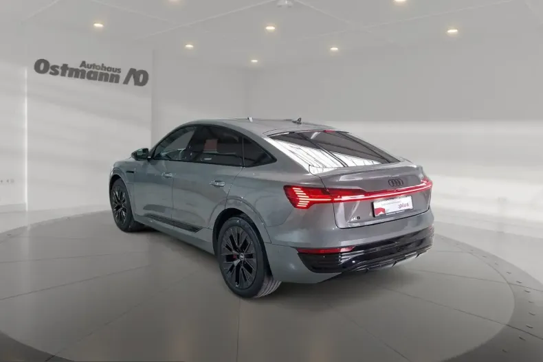 Audi Q8 din 2023 cu 35.042 km - oferta AUD245453 - foto 4