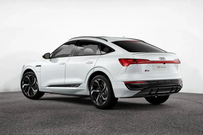 Audi Q8 din 2023 cu 42.733 km - oferta AUD245454 - foto 3