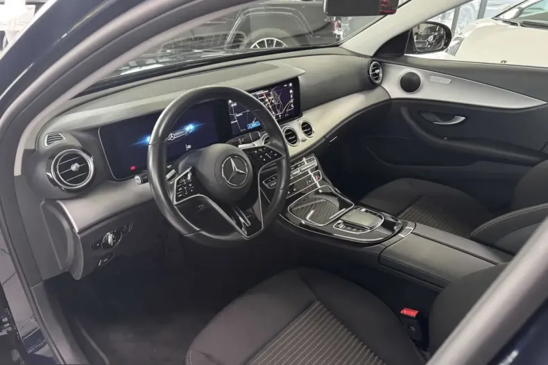 Mercedes-Benz E 220 (Clasa E) din 2022 cu 99.800 km - oferta MER245455 - foto 9