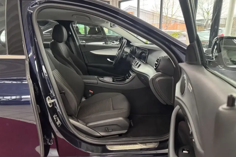 Mercedes-Benz E 220 (Clasa E) din 2022 cu 99.800 km - oferta MER245455 - foto 11