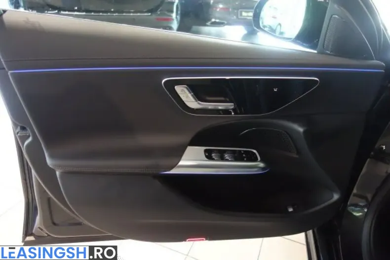 Mercedes-Benz E 220 (Clasa E) din 2025 cu 27.494 km - oferta MER245458 - foto 8