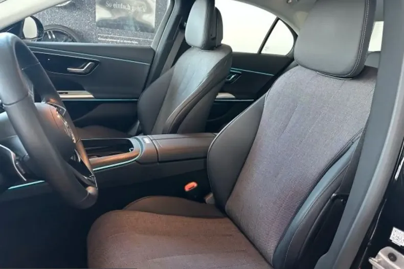 Mercedes-Benz E 220 (Clasa E) din 2024 cu 33.921 km - oferta MER245459 - foto 5