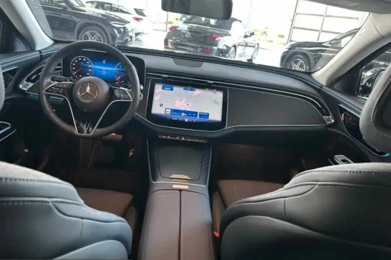 Mercedes-Benz E 220 (Clasa E) din 2024 cu 33.921 km - oferta MER245459 - foto 7