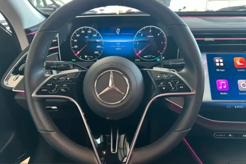 Mercedes-Benz E 220 (Clasa E) din 2024 cu 33.921 km - oferta MER245459 - foto 8