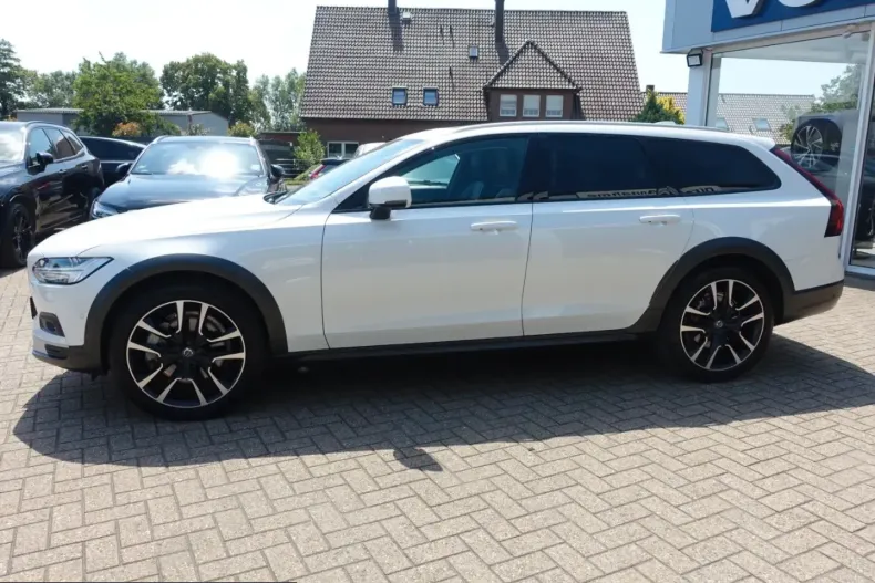 Volvo V90 Cross Country din 2023 cu 45.050 km - oferta VOL245461 - foto 6