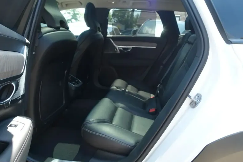 Volvo V90 Cross Country din 2023 cu 45.050 km - oferta VOL245461 - foto 17