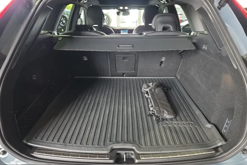 Volvo XC60 din 2023 cu 31.580 km - oferta VOL245464 - foto 14