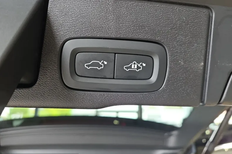 Volvo XC60 din 2023 cu 31.580 km - oferta VOL245464 - foto 16