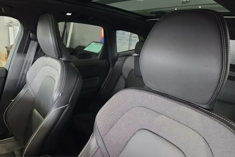 Volvo XC60 din 2023 cu 31.580 km - oferta VOL245464 - foto 20