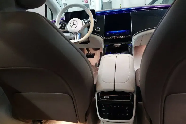 Mercedes-Benz EQE (Clasa E) din 2022 cu 146.181 km - oferta MER245468 - foto 16