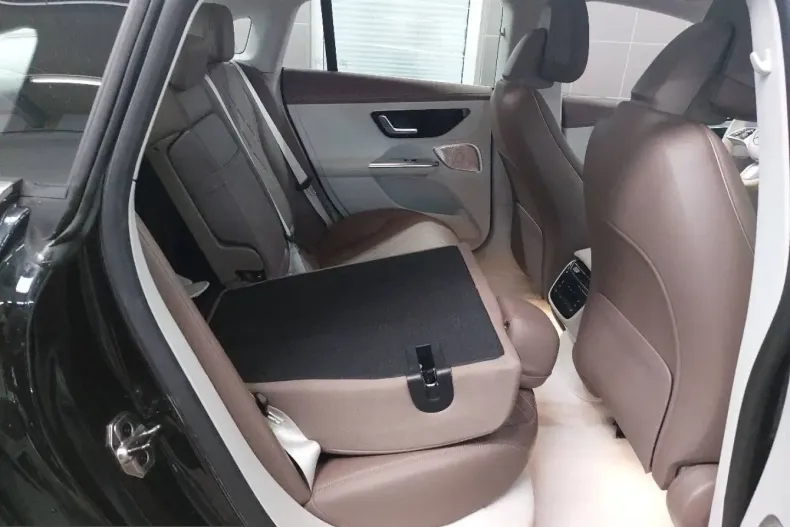 Mercedes-Benz EQE (Clasa E) din 2022 cu 146.181 km - oferta MER245468 - foto 18