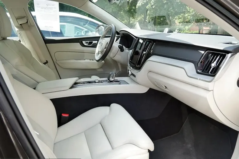 Volvo XC60 din 2023 cu 37.000 km - oferta VOL245469 - foto 3