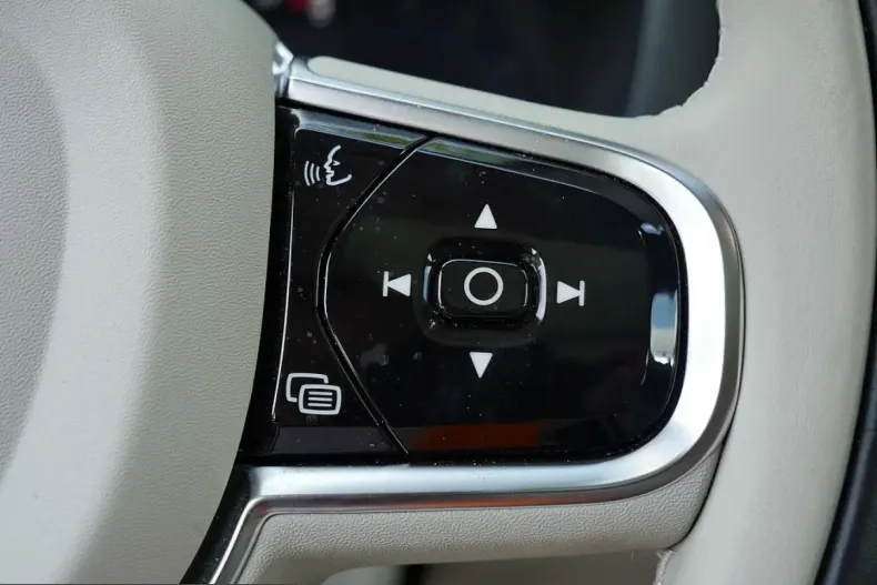 Volvo XC60 din 2023 cu 37.000 km - oferta VOL245469 - foto 24