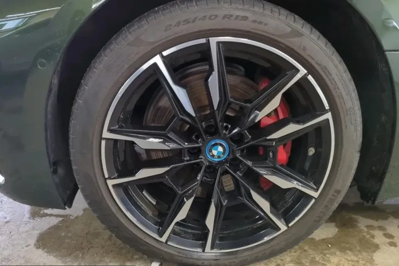 BMW i4 (Seria 4) din 2023 cu 117.085 km - oferta BMW245482 - foto 12