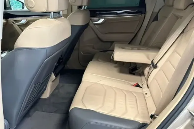 Volkswagen Touareg din 2020 cu 84.000 km - oferta VOL245518 - foto 5