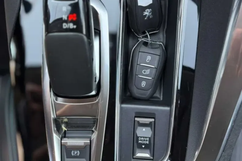 Peugeot 3008 din 2021 cu 85.000 km - oferta PEU245523 - foto 24