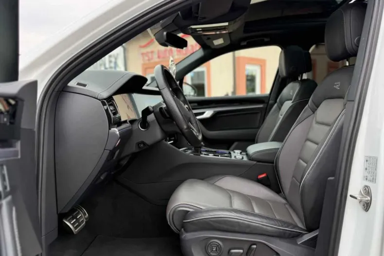 Volkswagen Touareg din 2024 cu 63.000 km - oferta VOL245525 - foto 18