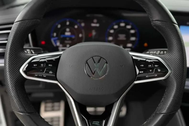 Volkswagen Touareg din 2024 cu 63.000 km - oferta VOL245525 - foto 25