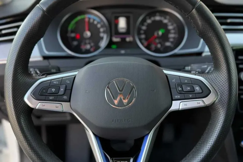 Volkswagen Passat din 2020 cu 106.000 km - oferta VOL245526 - foto 22