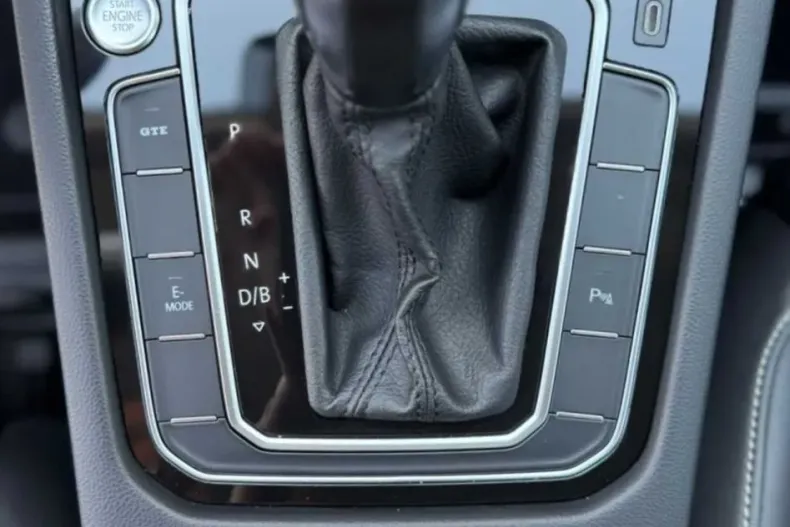 Volkswagen Passat din 2020 cu 106.000 km - oferta VOL245526 - foto 25